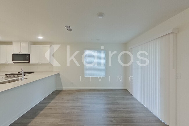 Photo - 148 George Oxford Dr