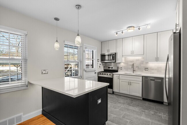 Photo - 235 W Washington Ave