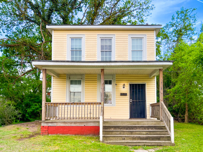 Photo - 1318 W Washington St House