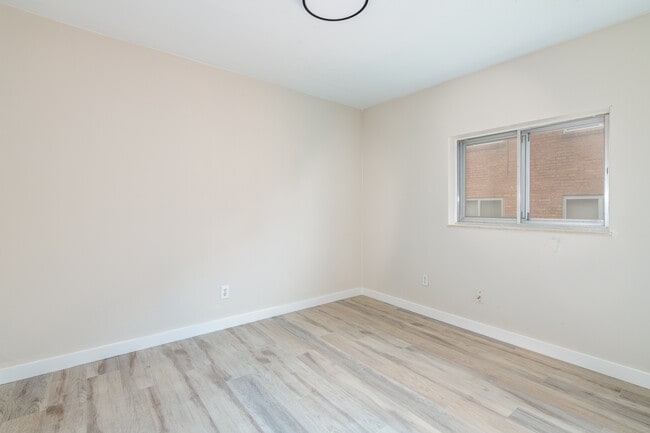 Photo - Forest Creek Apartments