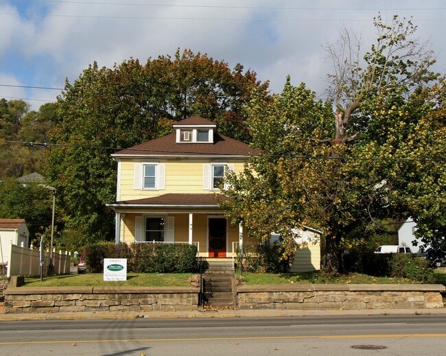 Nice Home in a Good Downtown Location with... - Nice Home in a Good Downtown Location with...