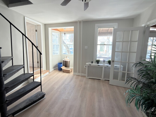 Photo - 4424 Pechin St