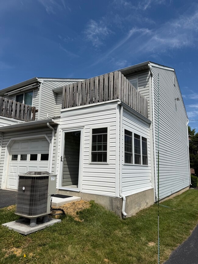 Photo - 3439 Green St