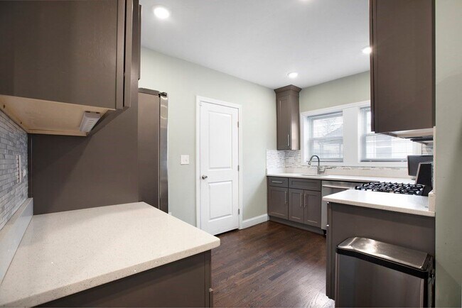 116 Milton Ave Unit 2