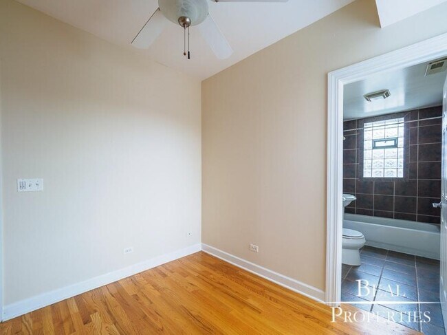 Photo - 2 bedroom in CHICAGO IL 60657 Unit N3