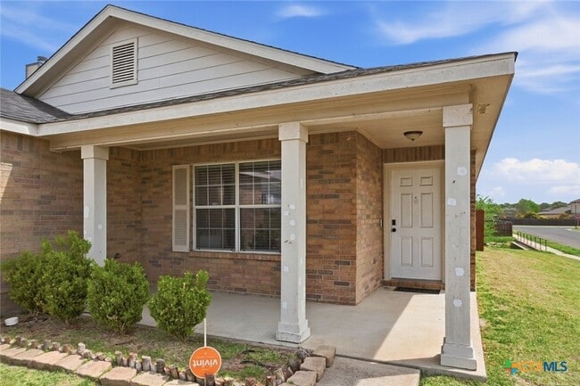 Photo - 2900 Blackburn Dr