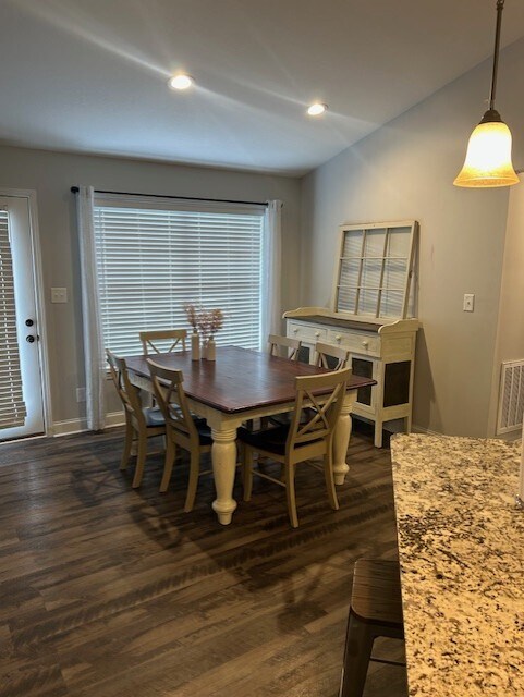 2406 Chimney Rock Ln