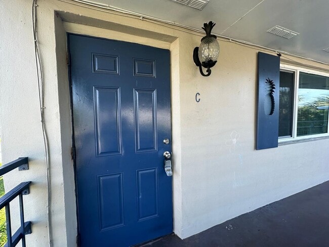 Building Photo - 817 Lighthouse Dr Unit C