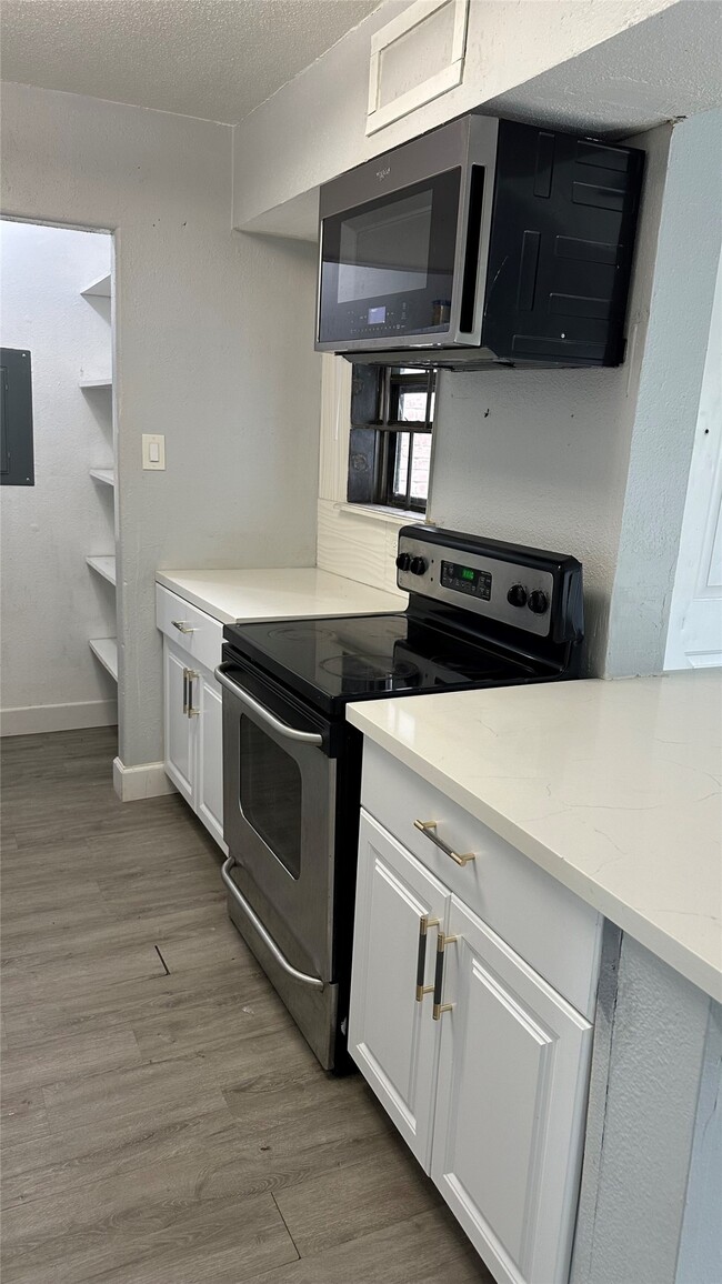 Photo - 9550 Deering Dr Unit 208