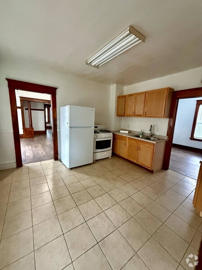 Building Photo - 523 Case Ave Unit 2 Rental