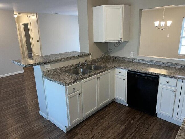 Photo - 2627 Aiken St