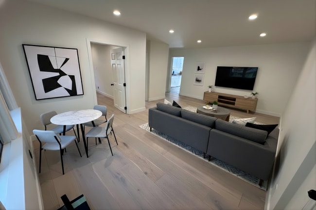 Building Photo - 1534 North Mariposa Avenue Unit 1534