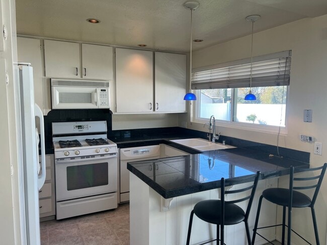 Photo - 3 bedroom 2 bath house in Poway