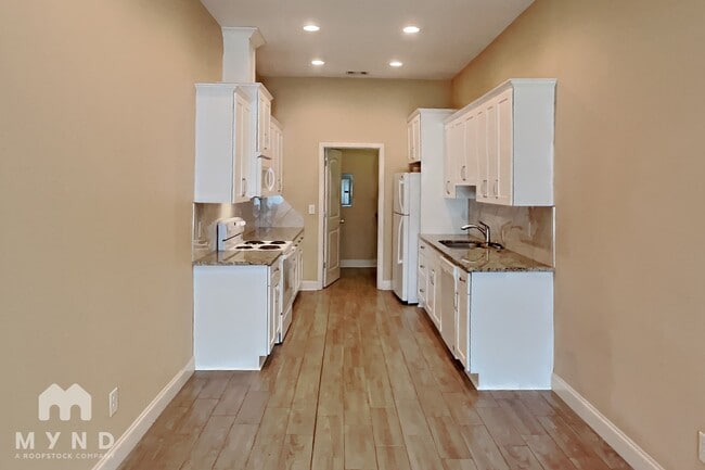 Photo - 302 Bedford Bay Ln