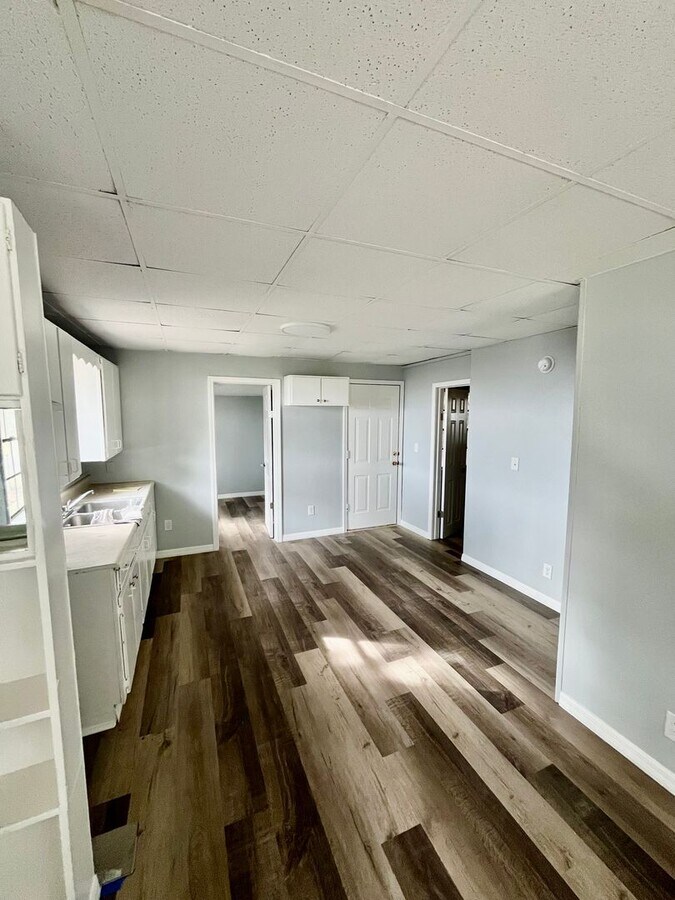 Photo - Cute 2BR/1BA Home w/Carport, Sun Room, Large Backyard, & Detached Utility Shed