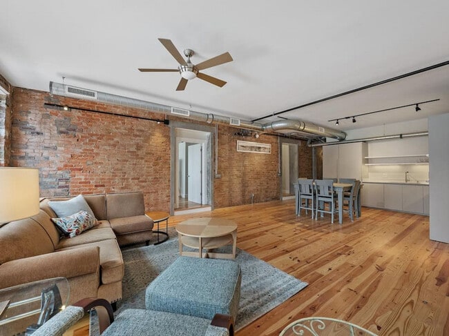 Photo - 111 W Elder St Unit ID1056039P