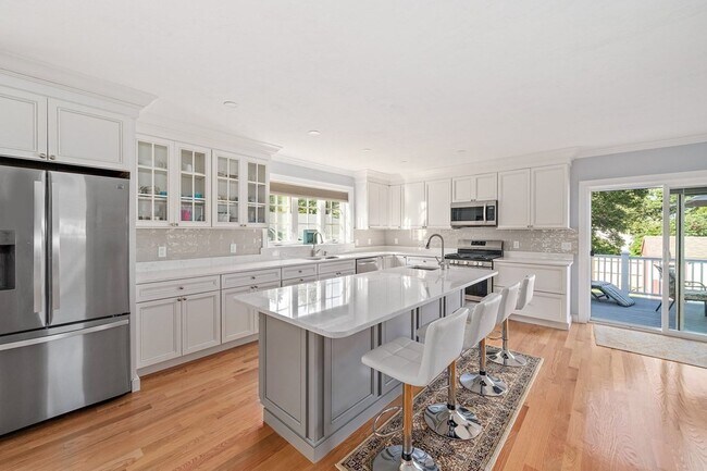 Photo - 215 Canal St