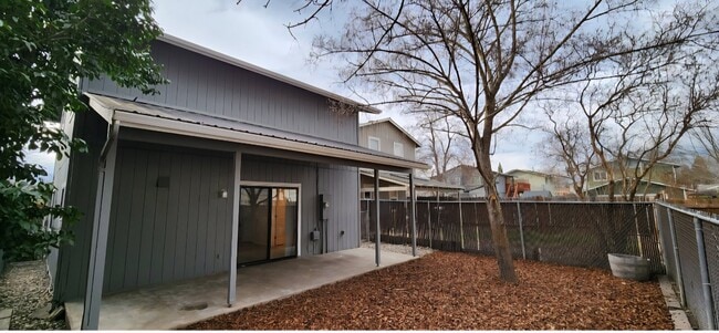 Photo - 415 Lorraine Ave