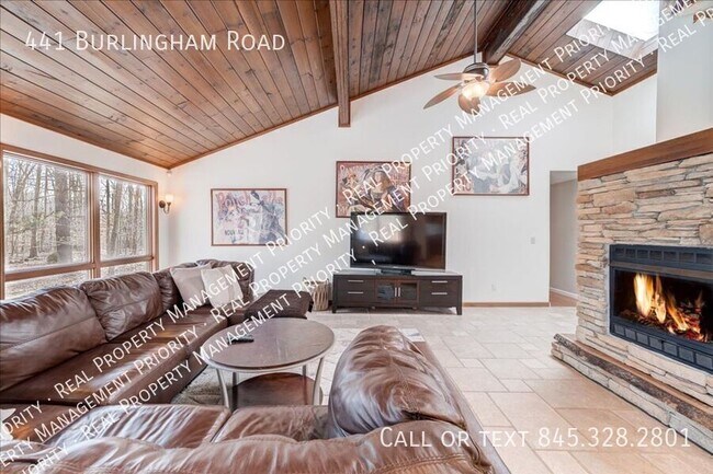 Photo - 441 Burlingham Rd