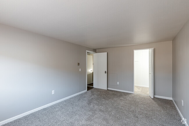 2BR, 1BA - The Boston - Bedroom