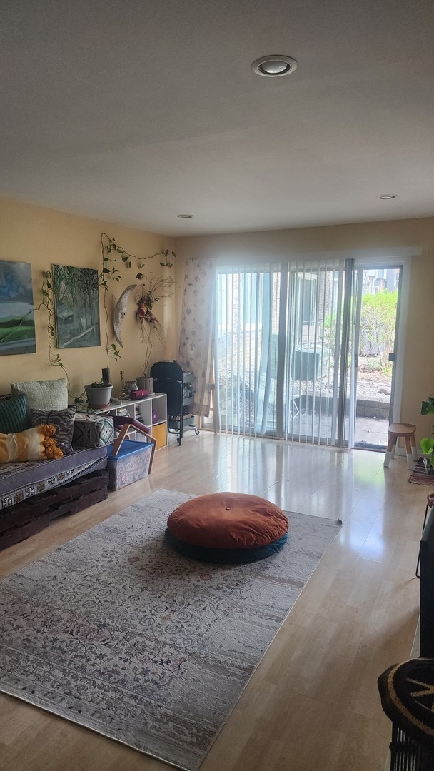 Photo - 932 E Old Willow Rd Unidad 102
