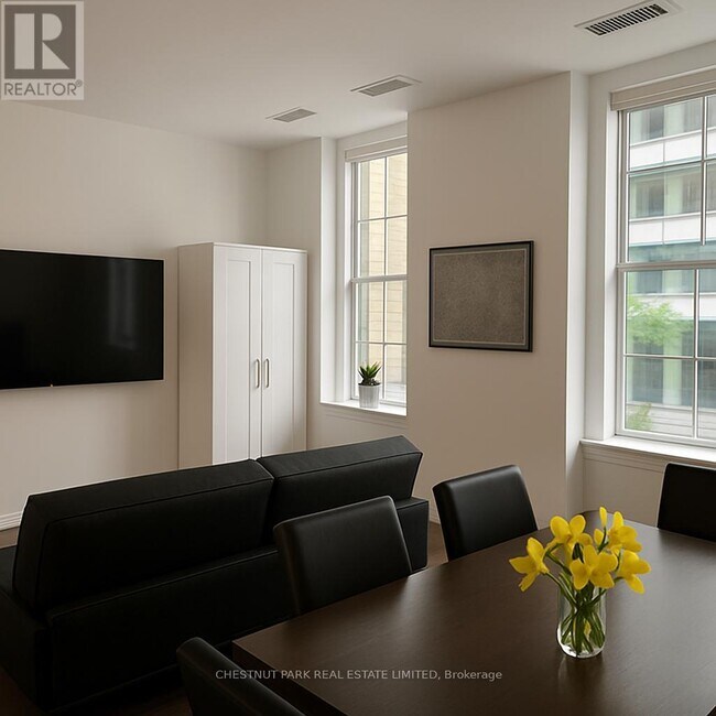 Photo - 68 Shuter St
