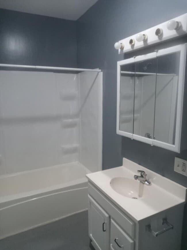 Photo - 100 Broadway St Unit 100 Broadway st apt 2