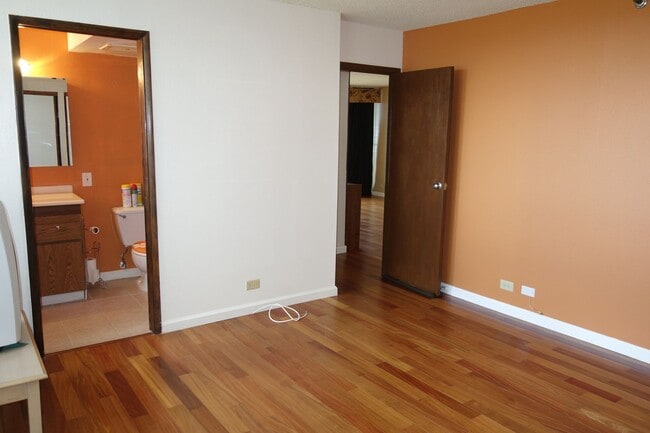 Photo - 2 BD / 2 BA Apartment in Aiea!
