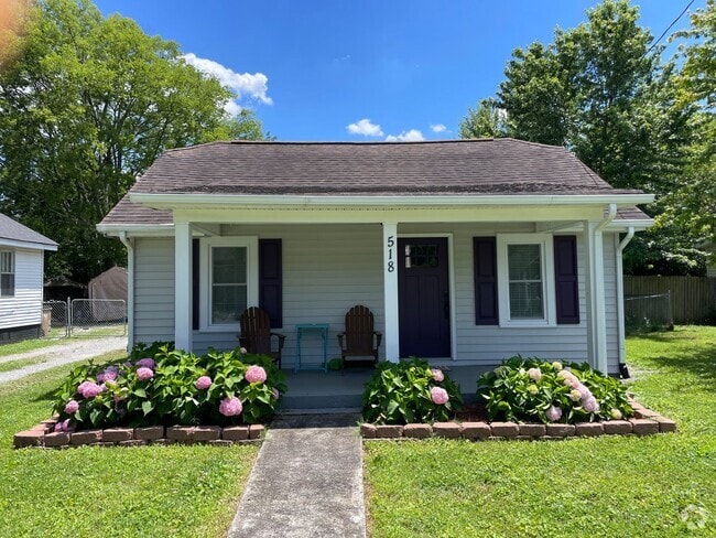 Building Photo - Charming 2 Bed/ 1 Bath home in Madison wit...