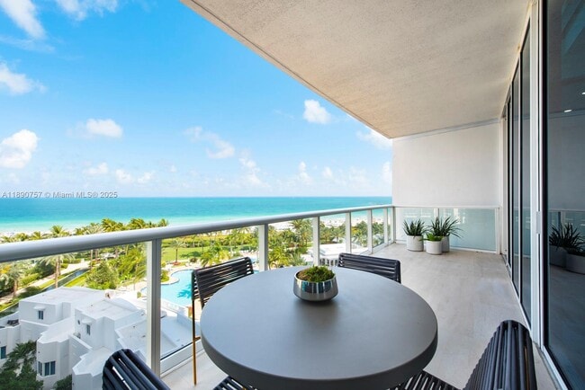 Building Photo - 100 South Pointe Dr Unit 908