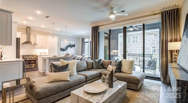 Photo - 2426 Vail Ave Unidad B71