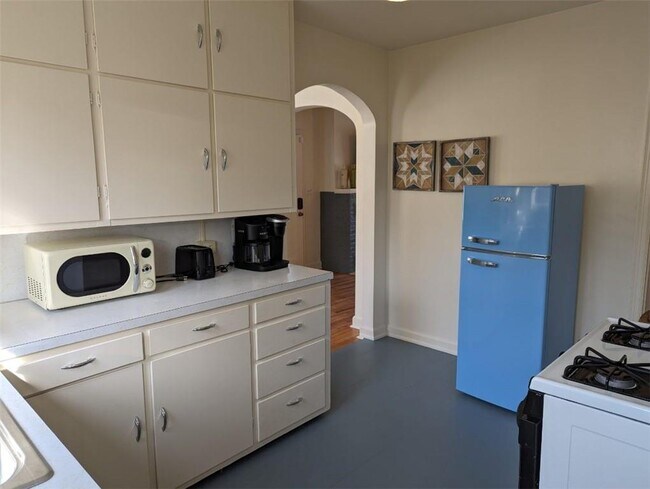 705 NW 6th St