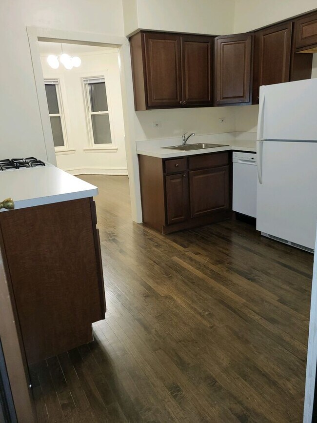 Photo - Sun Drenched Quiet Top Floor Unit 2633-3