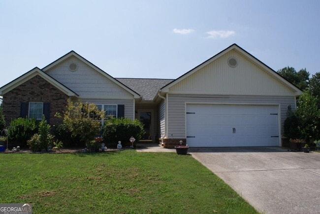 Photo - 211 Lucas Way