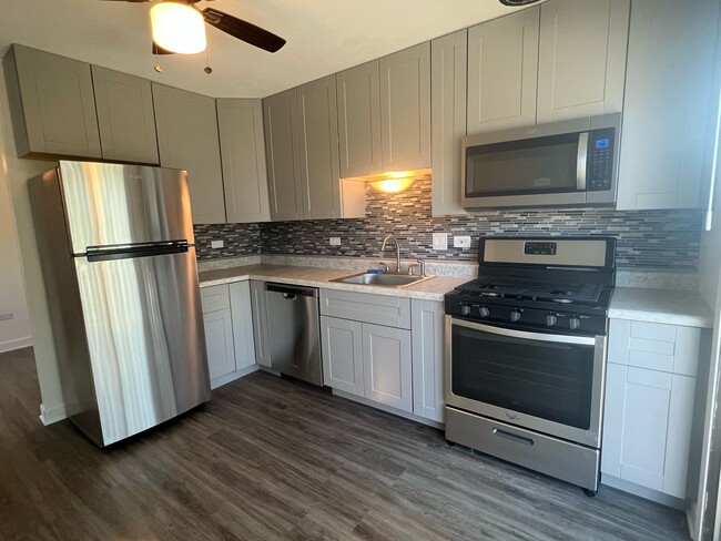 Kitchen - 1115 Hampton Hbr Townhome