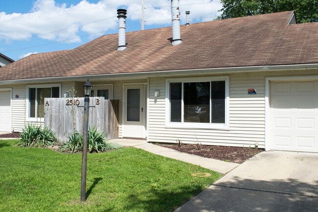 Building Photo - 2510MY