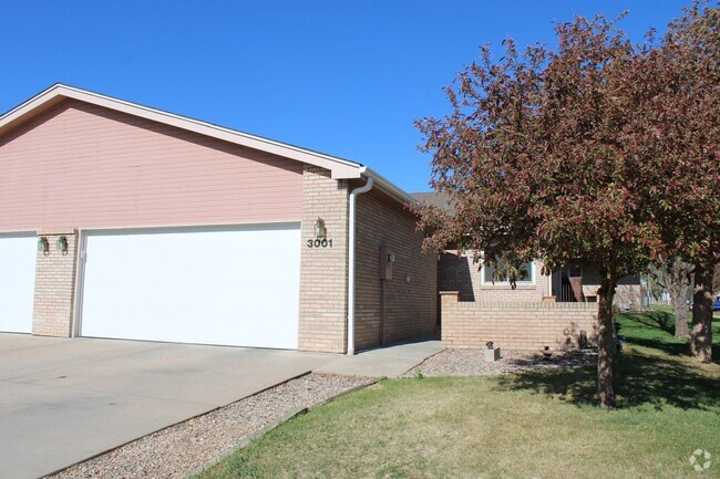 Building Photo - Beautiful 4 Bedroom Home in Midtown Fort C...