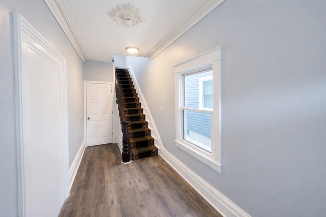 Foyer - 23 Rector Pl Unit B