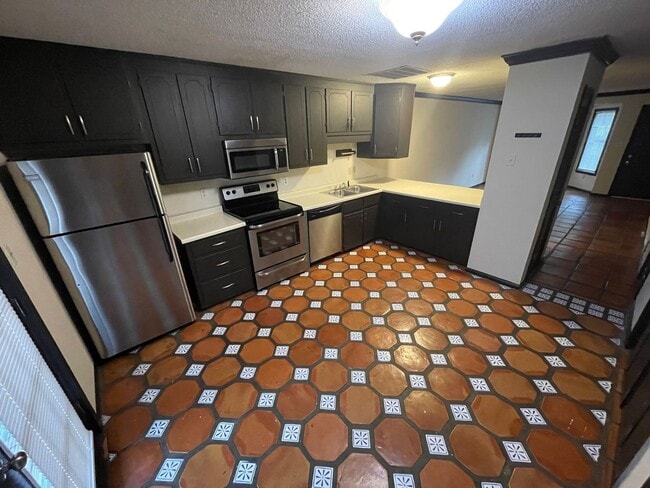 Photo - AVAILABLE FOR IMMEDIATE MOVE IN!