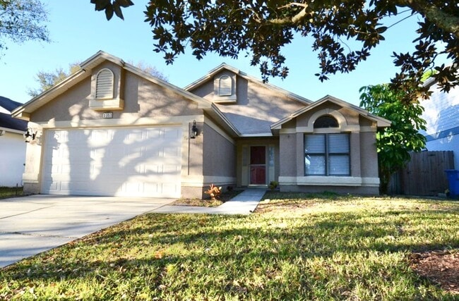 Building Photo - Gorgeous fully upgraded pool home in Ovied...