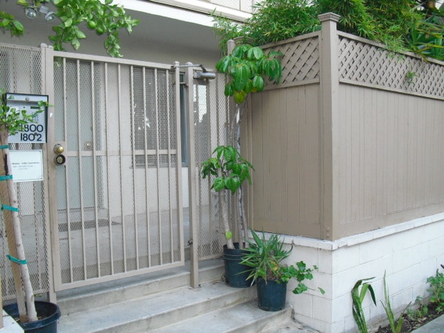 Building Photo - 1800 Selby Ave