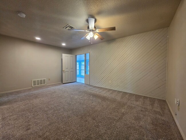 Photo - Cute 4 bedroom home in Shawnee