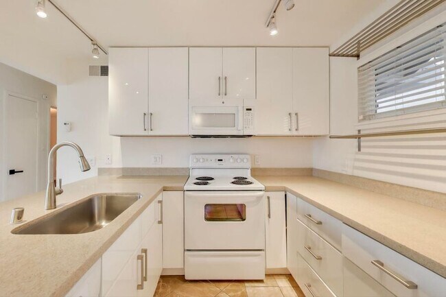 Photo - 1707 Shore Line Dr Unit 210