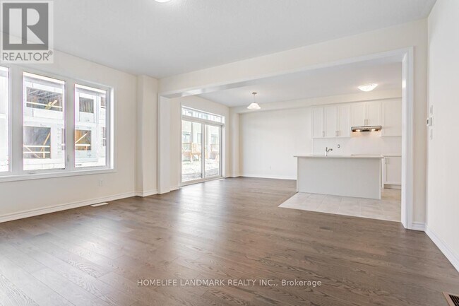 Photo - 672 Grand Ridge Ave