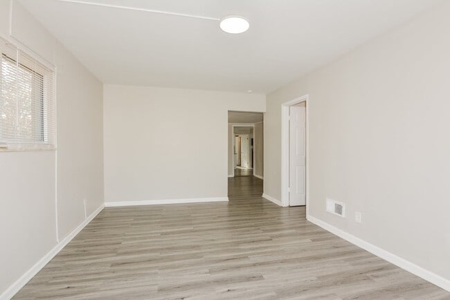 Photo - 710 Chambers Rd
