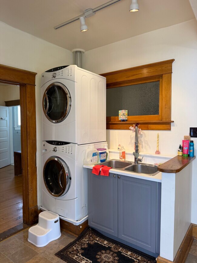 Photo - Von Hagen House Unit 3