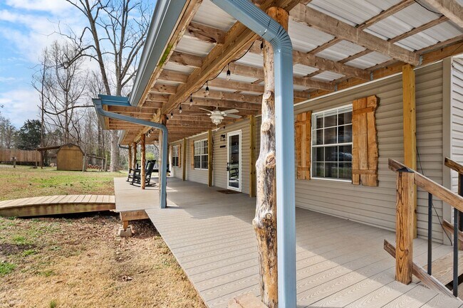 Photo - Ranch with 6 Acres!