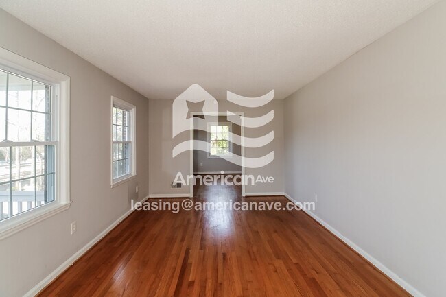 Photo - 1807 Holly Hill Dr