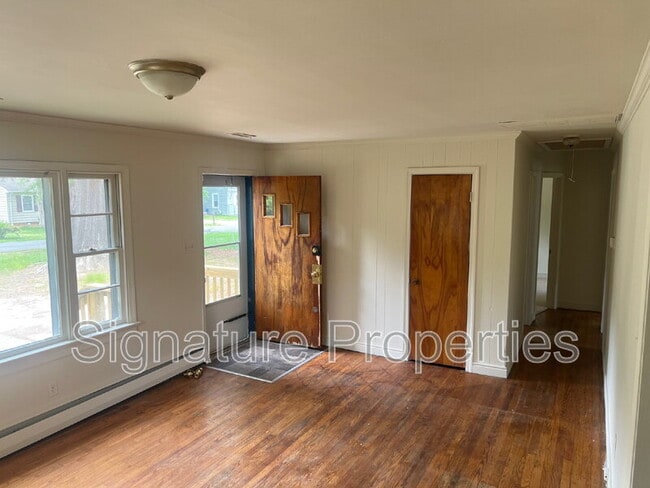 Photo - 115 Barker Ave