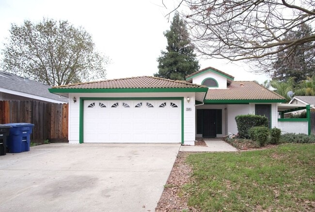 Building Photo - Stunning 3-Bedroom 2-bathrooom in the vibrant city of Modesto